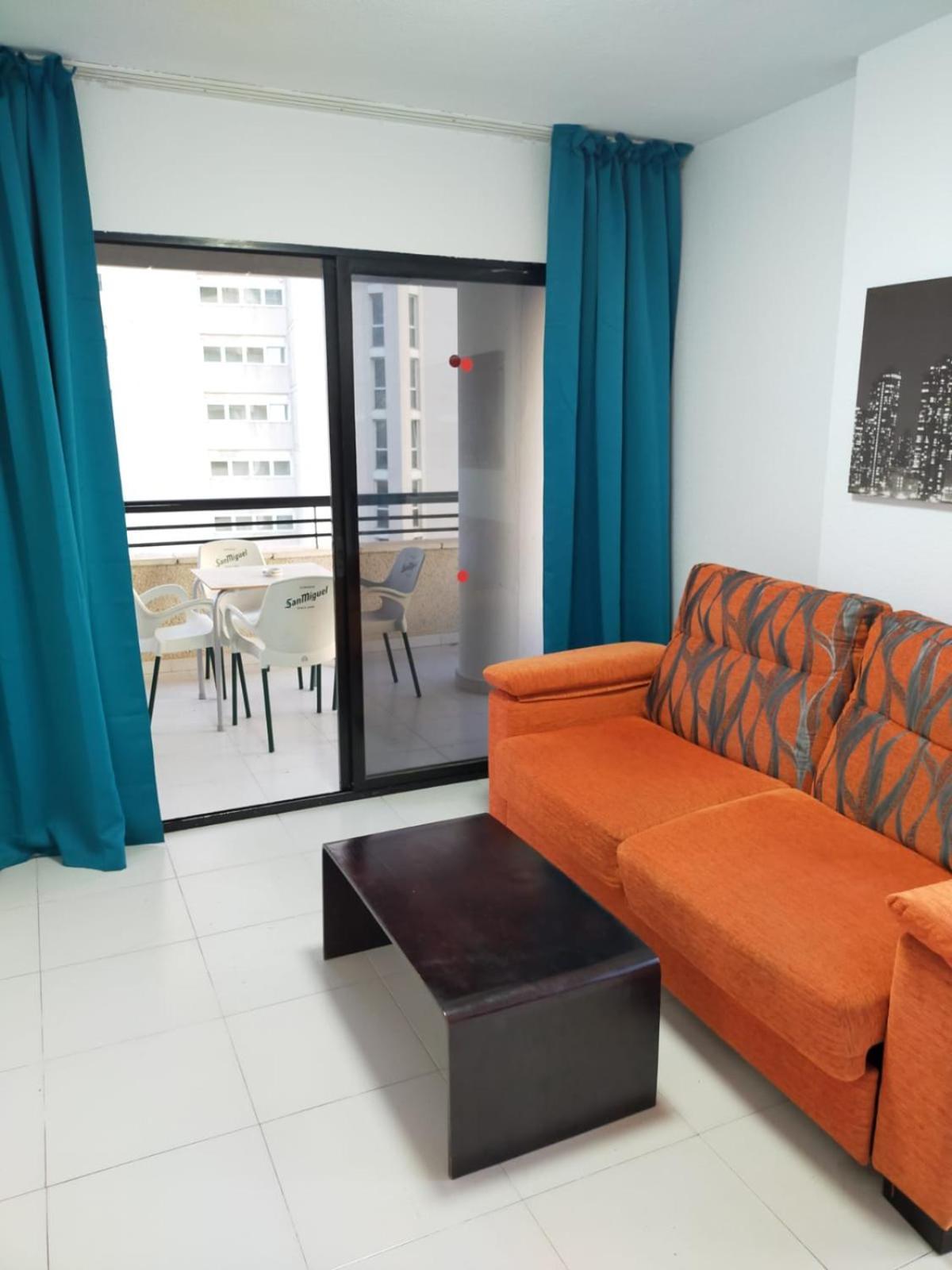 Apartamentos LuxMar Benidorm Quarto foto
